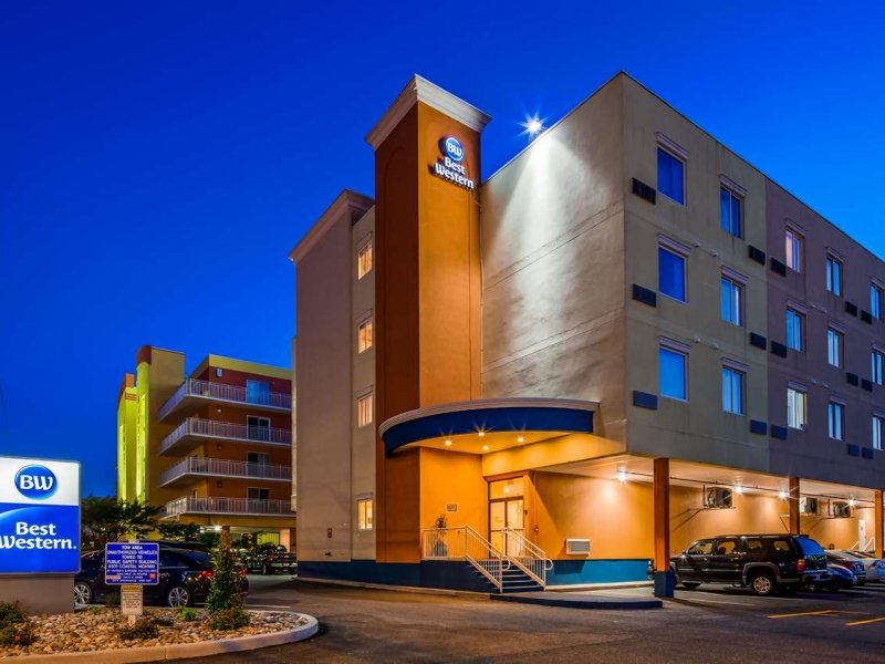 Exterior of Best Western OC MD night time